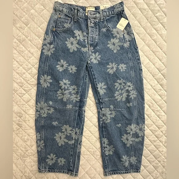 Good Luck barrel flower print jeans - Picture 2 of 6